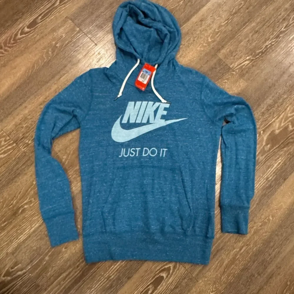 Nike women’s blur Hoodie Sweatshirt nwt size M
